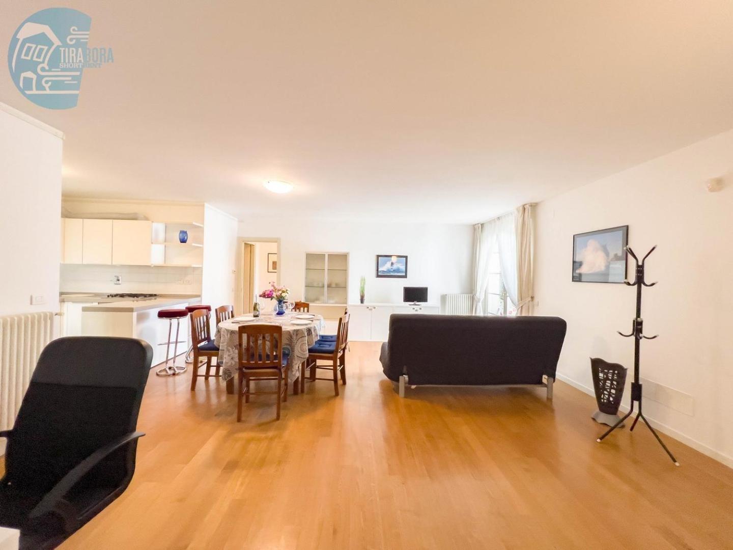 Cattedrale 5 Tirabora Short Rent Apartment ตรีเอสเต ภายนอก รูปภาพ