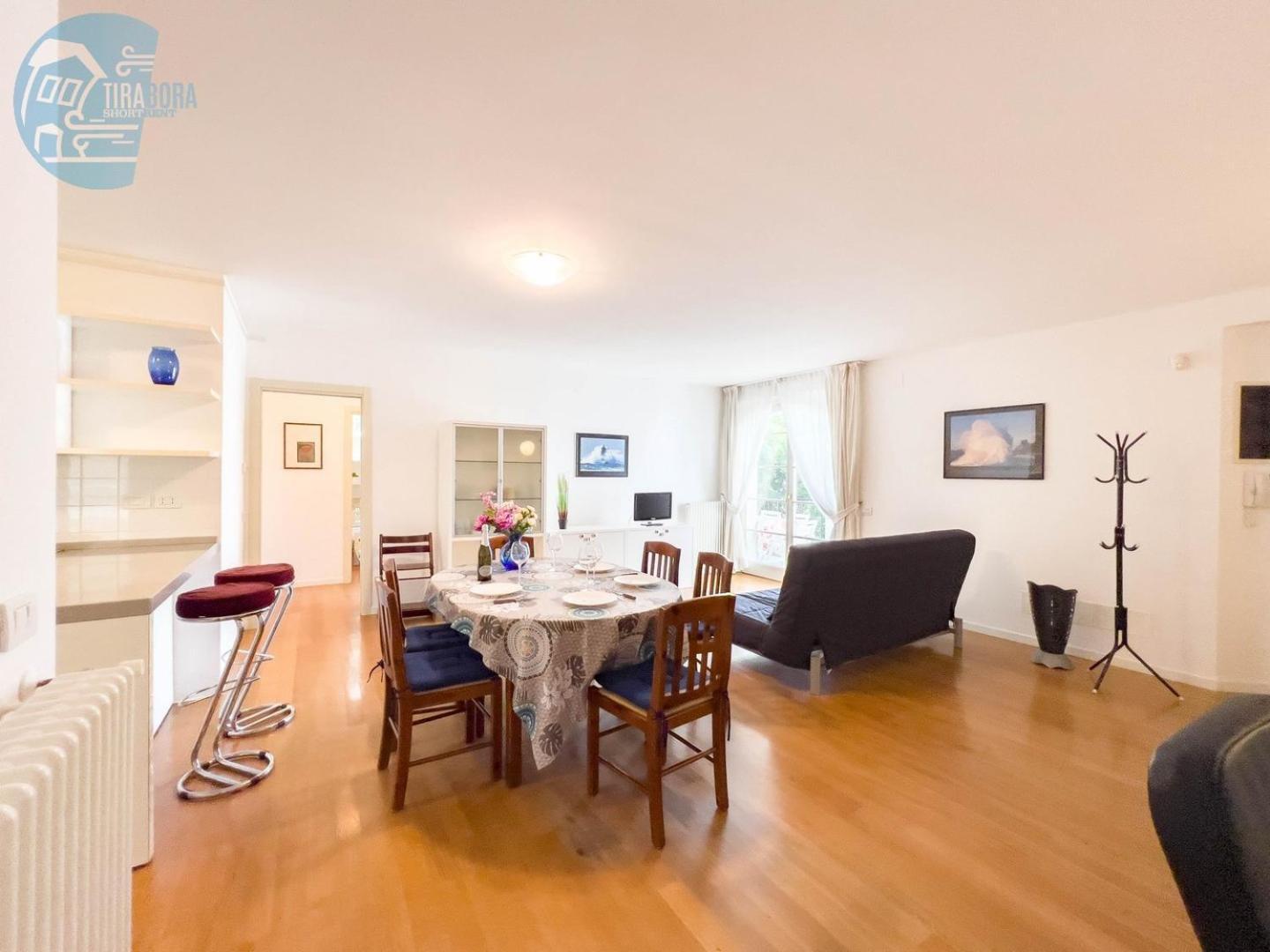 Cattedrale 5 Tirabora Short Rent Apartment ตรีเอสเต ภายนอก รูปภาพ