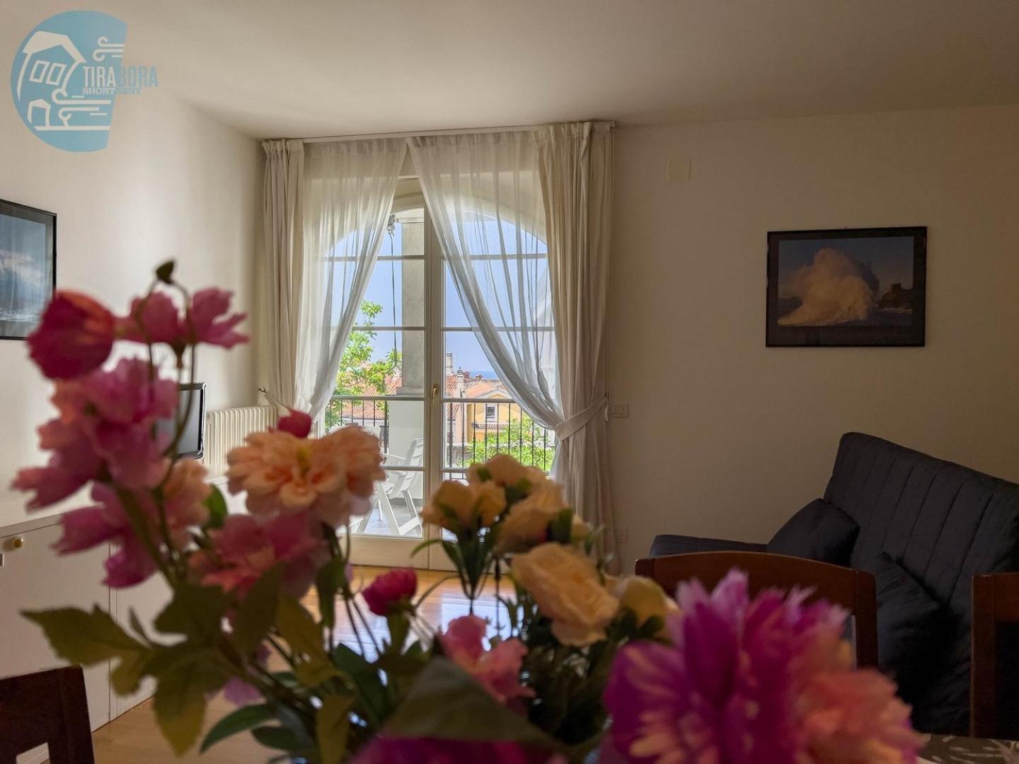 Cattedrale 5 Tirabora Short Rent Apartment ตรีเอสเต ภายนอก รูปภาพ