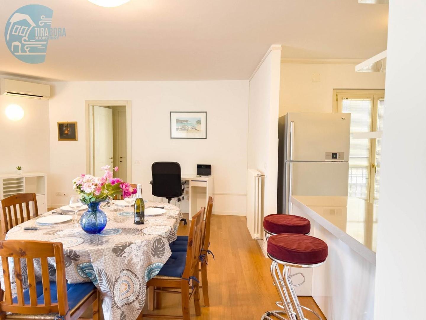 Cattedrale 5 Tirabora Short Rent Apartment ตรีเอสเต ภายนอก รูปภาพ