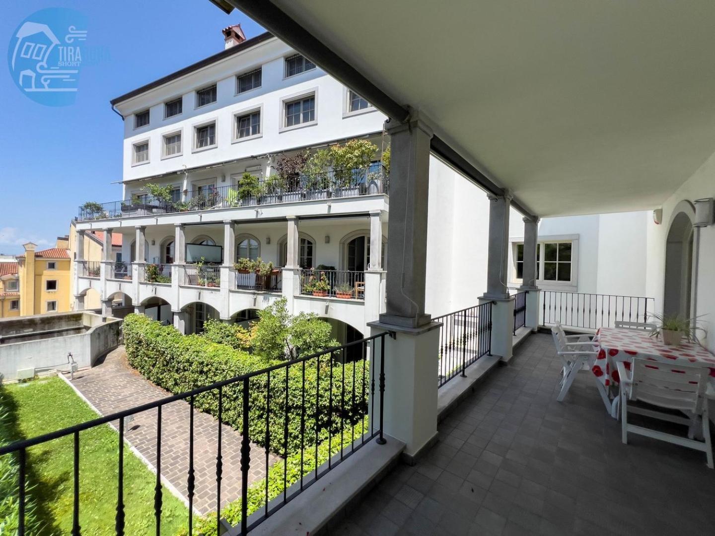 Cattedrale 5 Tirabora Short Rent Apartment ตรีเอสเต ภายนอก รูปภาพ