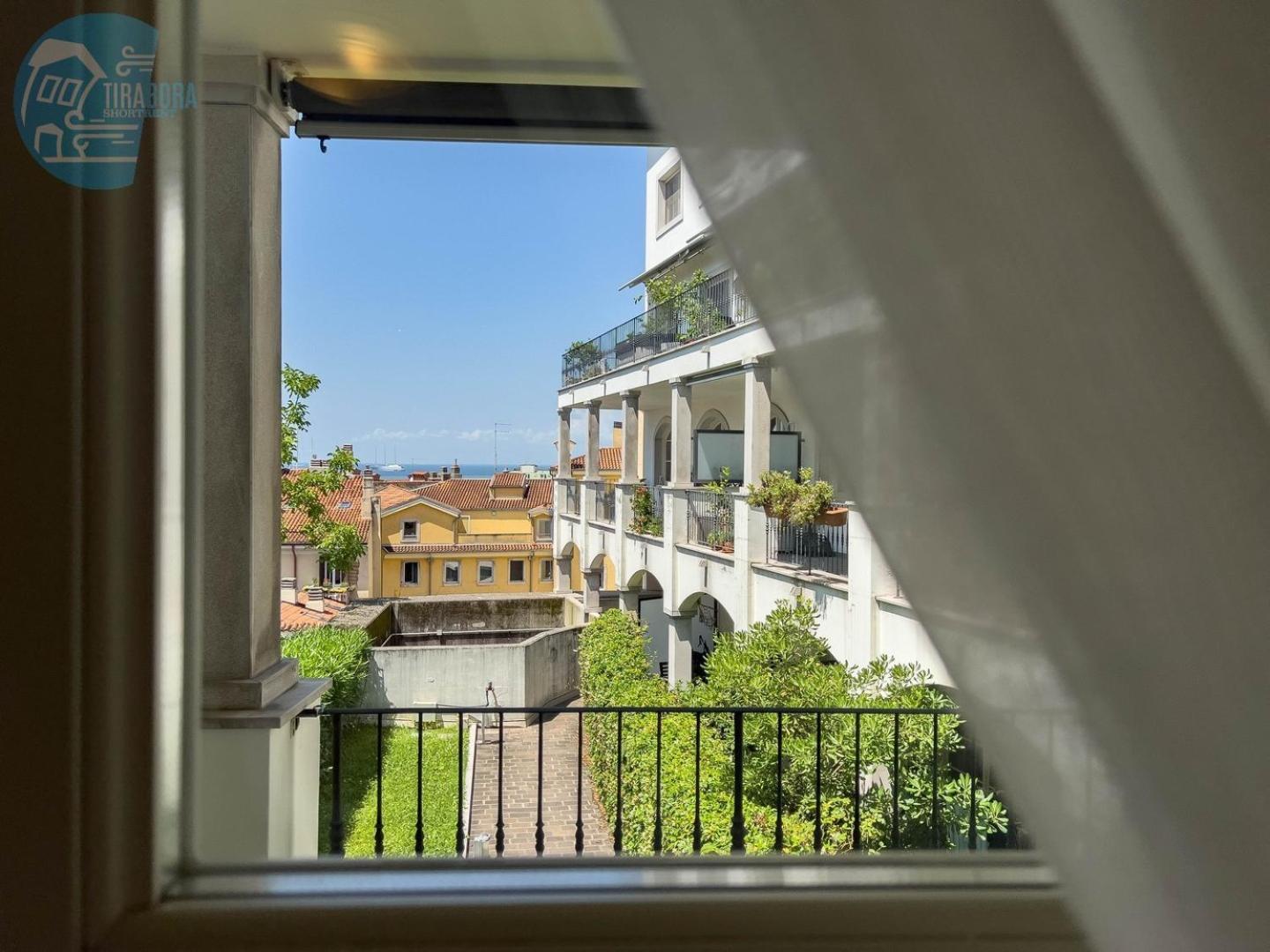 Cattedrale 5 Tirabora Short Rent Apartment ตรีเอสเต ภายนอก รูปภาพ
